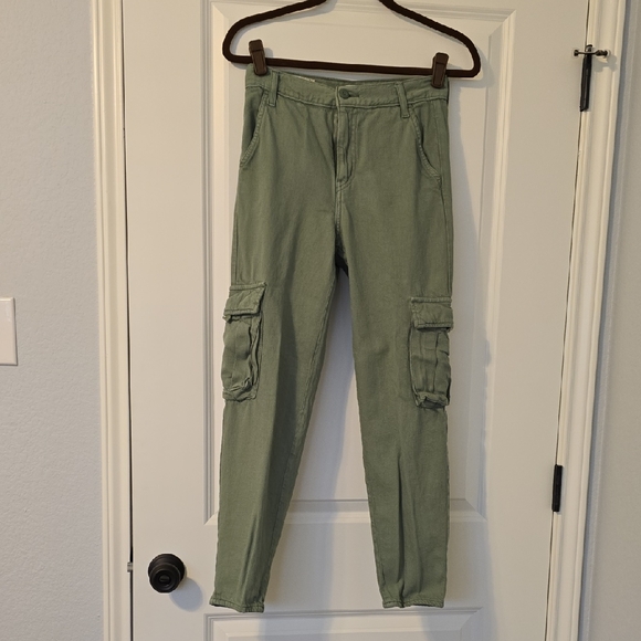 Levi's Pants - Levi's Olive Cargo Pants Size 24